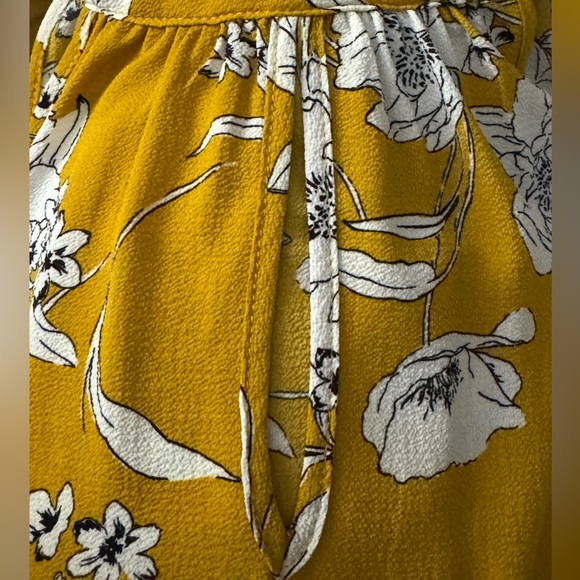 NWOT Papermoon Halter Tie Neck Sleeveless Blouse - Picture 4 of 5